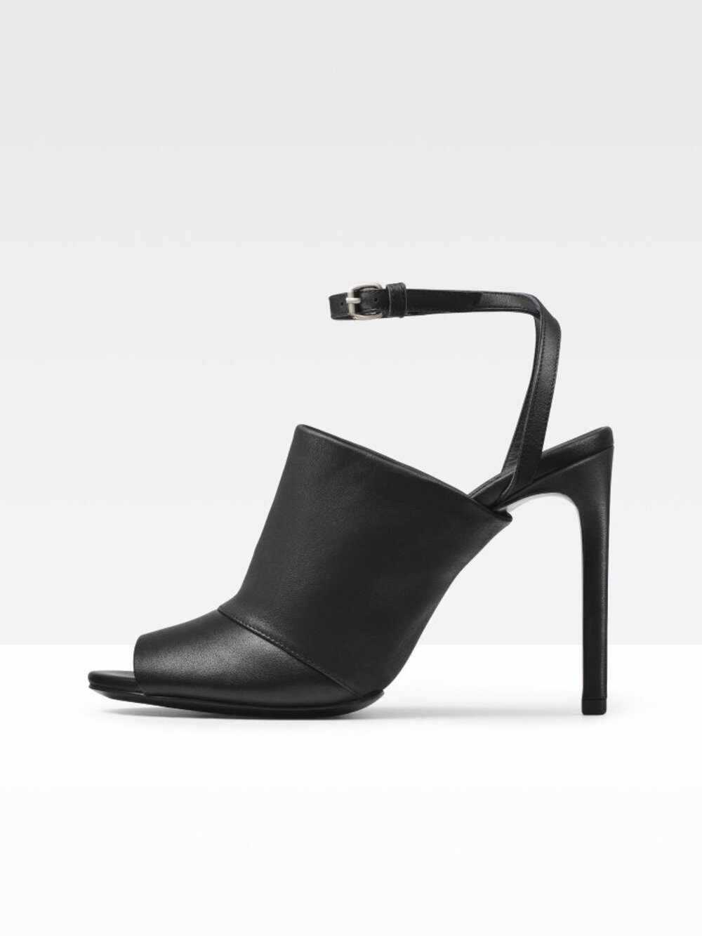 Vince 'Grace' Wraparound Ankle Strap Sandal size 7